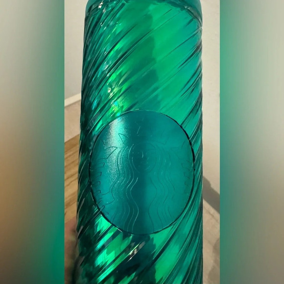 STARBUCKS COFFEE 2022 HOLIDAY GREEN PATTERN 16 OZ ACRYLIC TRAVEL MUG TUMBLER NEW - Picture 4 of 11